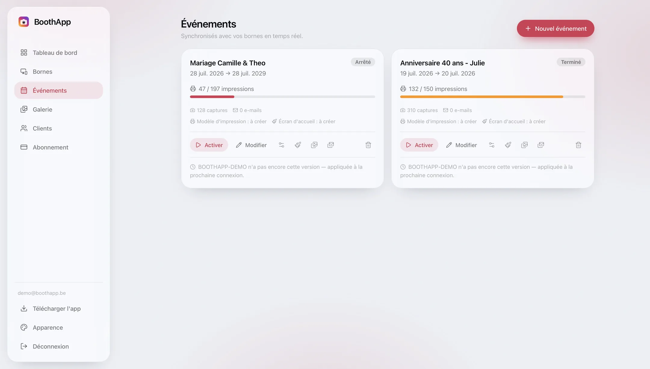 Le portail BoothApp, écran Événements : deux événements avec leurs compteurs d'impressions et de captures, et les actions Activer et Modifier